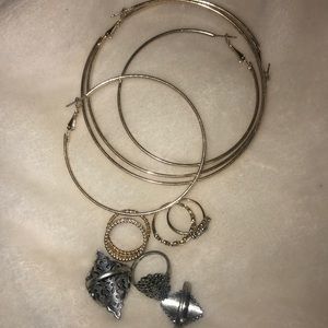 Bundle of jewelry